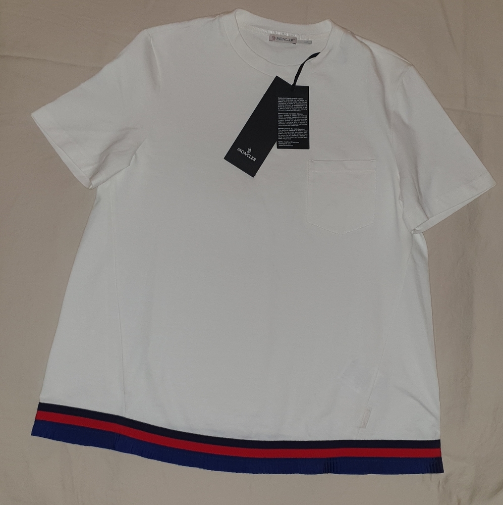 Moncler t-shirt size L